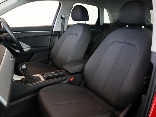 Ｑ３ ３５ＴＦＳＩアドバンスド　元デモカー　ＬＥＤヘッドライト　１８インチアルミホイール　ナビゲーション　サラウンドビューモニター　シートヒーター　スマーフォンワイヤレス充電　バーチャルコックピット　オートマチックテールゲート（57枚目）