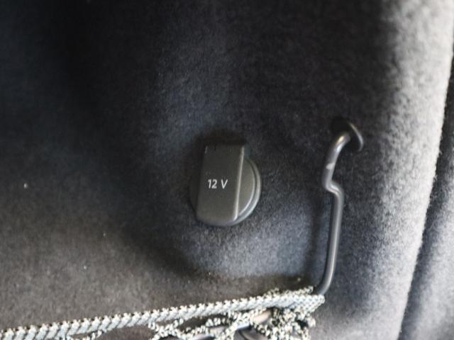 Ａ４アバント ４０ＴＤＩクワトロ　Ｓライン　マイスターシュトュック　レザーシート　ブラックスタイル　１８ＡＷ　マトリクスＬＥＤ　サラウンドモニター　ダンピングコントロールサスペンション　バーチャルコックピット　バーチャルコックピット　オートマテールゲート　元デモカー（11枚目）