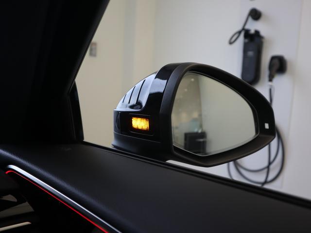 Ａ４アバント ４０ＴＤＩクワトロ　Ｓライン　マイスターシュトュック　レザーシート　ブラックスタイル　１８ＡＷ　マトリクスＬＥＤ　サラウンドモニター　ダンピングコントロールサスペンション　バーチャルコックピット　バーチャルコックピット　オートマテールゲート　元デモカー（40枚目）