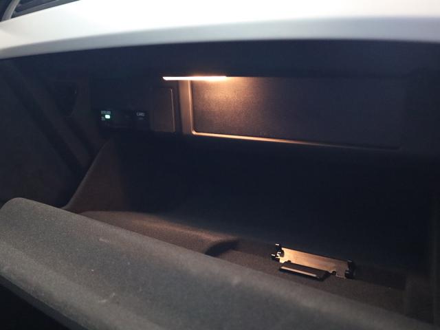 Ａ４アバント ４０ＴＤＩクワトロ　Ｓライン　マイスターシュトュック　レザーシート　ブラックスタイル　１８ＡＷ　マトリクスＬＥＤ　サラウンドモニター　ダンピングコントロールサスペンション　バーチャルコックピット　バーチャルコックピット　オートマテールゲート　元デモカー（50枚目）