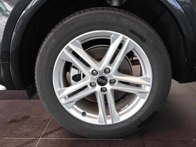 Ｑ５ ４０ＴＤＩクワトロ　Ｓライン　４ＷＤ　元デモカー　１９インチアルミホイール　マトリクスＬＥＤヘッドライト　バーチャルコックピット　オートマチックテールゲート　ステアリングヒーター　シートヒーター（11枚目）