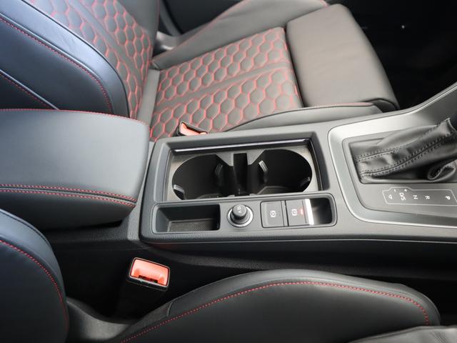 ＲＳ Ｑ３ スポーツバック ベースグレード　２１ＡＷ　ブラックスタイル　赤キャリパー　レザー　ＳＯＮＯＳサウンド　ＲＳエキゾースト　デコラティブパネルカーボン　バーチャルコックピット　オートマチックテールゲート　ワンオーナー車　禁煙車（32枚目）