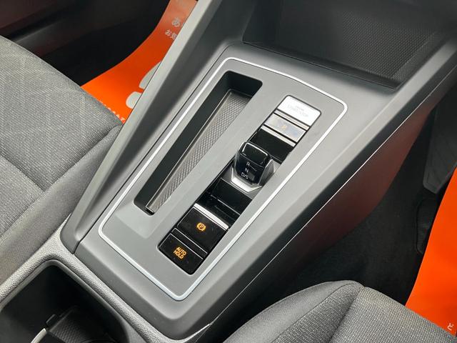 ゴルフヴァリアント eTSI アクティブ 禁煙車 バックカメラ LEDヘッドライト アダプティブクルコン 新品Avilesフロアマット付き ルーフレール スペアタイヤ スマートキー Cタイプ充電2個(11枚目)