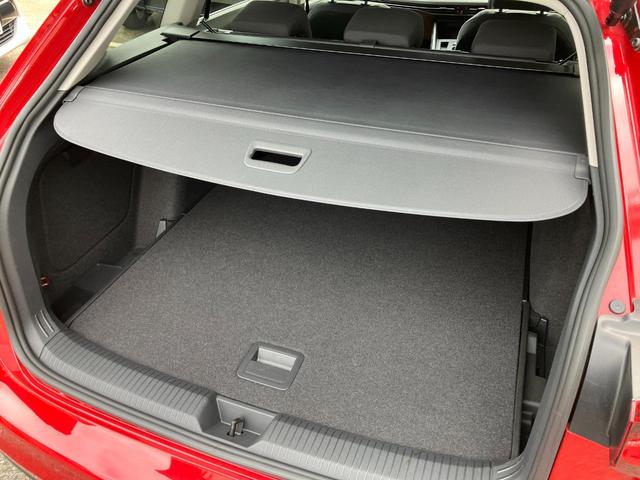 ゴルフヴァリアント eTSI アクティブ 禁煙車 バックカメラ LEDヘッドライト アダプティブクルコン 新品Avilesフロアマット付き ルーフレール スペアタイヤ スマートキー Cタイプ充電2個(25枚目)