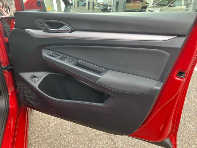 ゴルフヴァリアント eTSI アクティブ 禁煙車 バックカメラ LEDヘッドライト アダプティブクルコン 新品Avilesフロアマット付き ルーフレール スペアタイヤ スマートキー Cタイプ充電2個(27枚目)