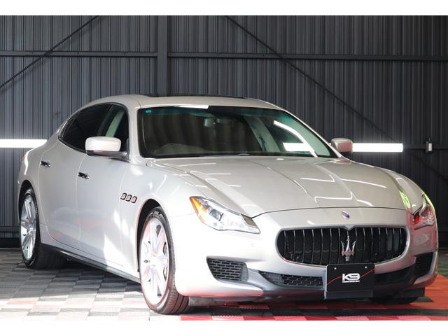 クアトロポルテ GT S ダークブラウンレザーシート アルカンターラルーフライニング ウッドインテリアトリム クリアランスソナー スカイフックサスペンション 純正ナビゲーション バックカメラ パドルシフト 純正20インチアルミ(5枚目)