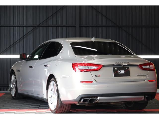 クアトロポルテ GT S ダークブラウンレザーシート アルカンターラルーフライニング ウッドインテリアトリム クリアランスソナー スカイフックサスペンション 純正ナビゲーション バックカメラ パドルシフト 純正20インチアルミ(6枚目)