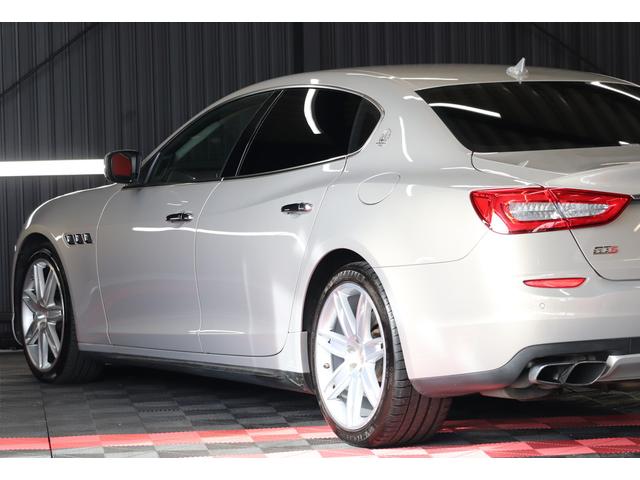 クアトロポルテ GT S ダークブラウンレザーシート アルカンターラルーフライニング ウッドインテリアトリム クリアランスソナー スカイフックサスペンション 純正ナビゲーション バックカメラ パドルシフト 純正20インチアルミ(14枚目)