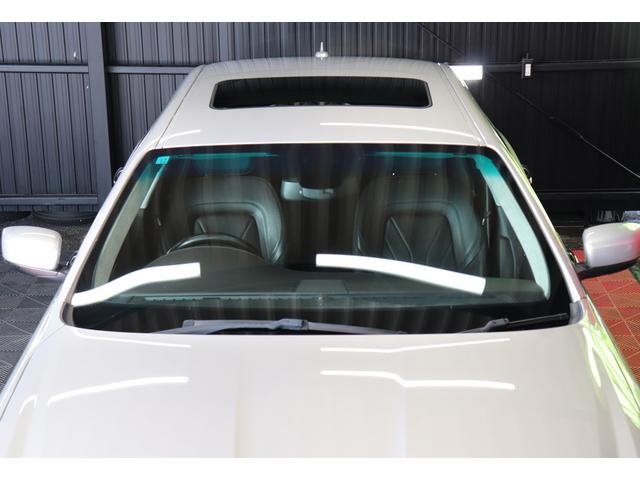 クアトロポルテ GT S ダークブラウンレザーシート アルカンターラルーフライニング ウッドインテリアトリム クリアランスソナー スカイフックサスペンション 純正ナビゲーション バックカメラ パドルシフト 純正20インチアルミ(23枚目)