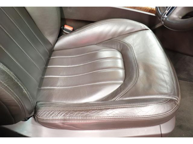 クアトロポルテ GT S ダークブラウンレザーシート アルカンターラルーフライニング ウッドインテリアトリム クリアランスソナー スカイフックサスペンション 純正ナビゲーション バックカメラ パドルシフト 純正20インチアルミ(28枚目)