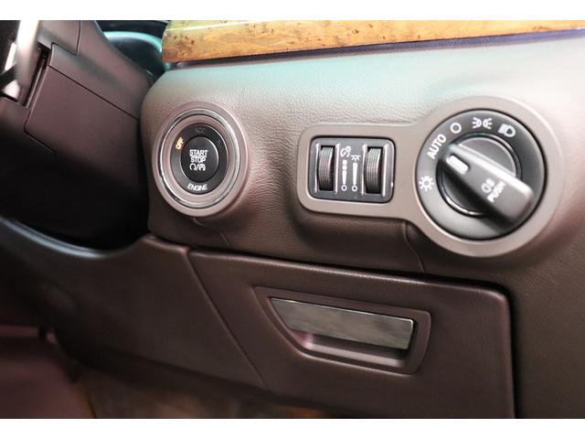 クアトロポルテ GT S ダークブラウンレザーシート アルカンターラルーフライニング ウッドインテリアトリム クリアランスソナー スカイフックサスペンション 純正ナビゲーション バックカメラ パドルシフト 純正20インチアルミ(40枚目)