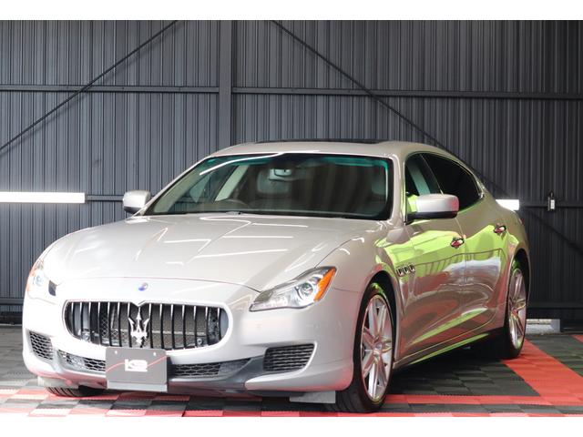 クアトロポルテ GT S ダークブラウンレザーシート アルカンターラルーフライニング ウッドインテリアトリム クリアランスソナー スカイフックサスペンション 純正ナビゲーション バックカメラ パドルシフト 純正20インチアルミ(50枚目)