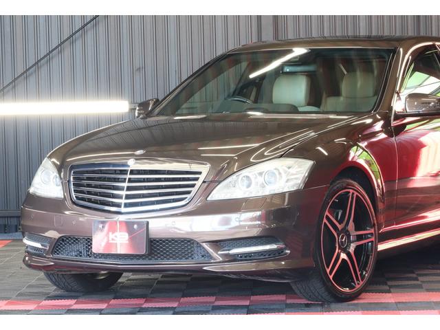 �O�����͉������̃��[�o�[�f�U�C���ŁA�t�����g�S�̂𕝍L�������܂��B