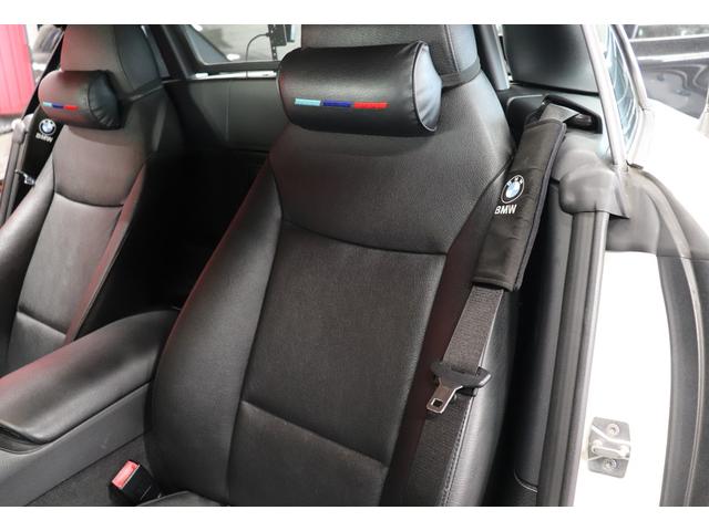 Ｚ４ ｓＤｒｉｖｅ２０ｉクルージングエディション　ハードトップ電動オープン　社外フロントエアロ　トランクスポイラー　社外グリル　ＨＲＥ２０インチアルミホイール　ブラックレザー　シートヒーター　ミラー一体型前後ドラレコ　バックモニター　ＥＴＣ（31枚目）