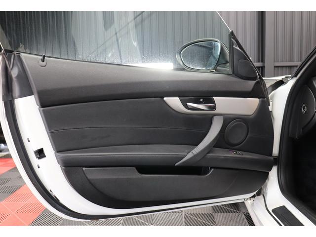 Ｚ４ ｓＤｒｉｖｅ２０ｉクルージングエディション　ハードトップ電動オープン　社外フロントエアロ　トランクスポイラー　社外グリル　ＨＲＥ２０インチアルミホイール　ブラックレザー　シートヒーター　ミラー一体型前後ドラレコ　バックモニター　ＥＴＣ（35枚目）