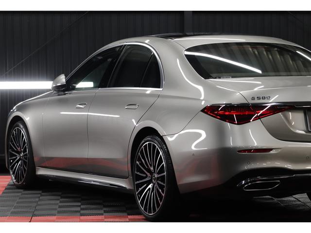 �T�C�h�����ɂ��V���o�[�������{����Ă���܂��B