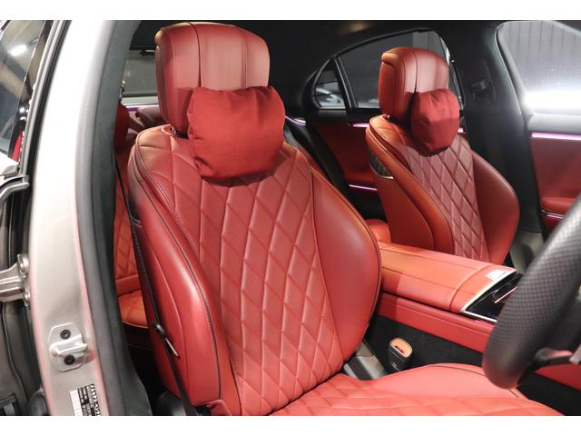 �V�[�g�f�ނ̓i�b�p�[���U�[���̗p�B