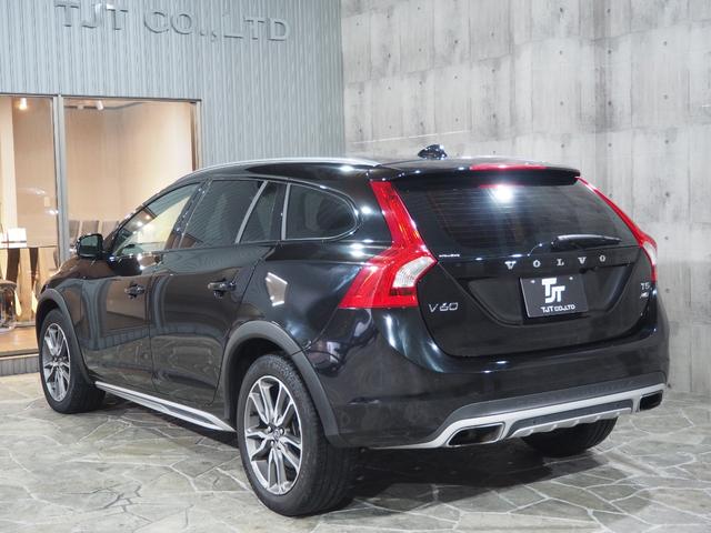 Ｖ６０ クロスカントリー　Ｔ５　ＡＷＤ　ＳＥ　バックカメラ　シートヒーター　レザーシート　キーレス　１８インチＡＷ　アダプティブクルーズコントロール（7枚目）