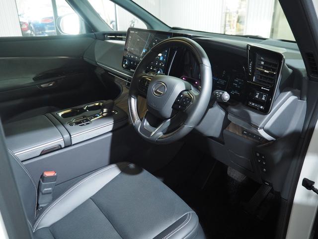 LM LM500h バージョンL 6人乗り モデリスタエアロ タッチディスプレイ ムーンルーフ 後席モニター 後席シートヒーター/ベンチレーション 後席リラクゼーション機能 後席アームレスト&格納テーブル マルチオペレーションパネル(9枚目)