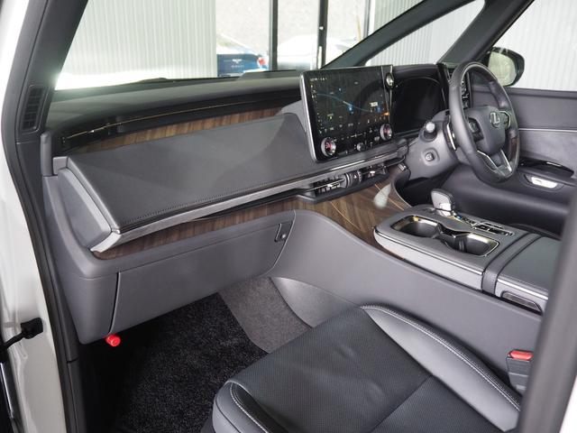 LM LM500h バージョンL 6人乗り モデリスタエアロ タッチディスプレイ ムーンルーフ 後席モニター 後席シートヒーター/ベンチレーション 後席リラクゼーション機能 後席アームレスト&格納テーブル マルチオペレーションパネル(17枚目)