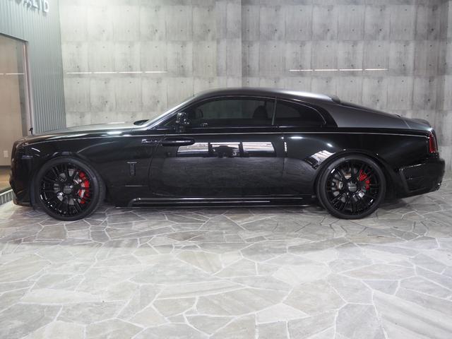 レイス ベースグレード MANSORYボディーキッド/V6 22インチホイール ツインコーチライン ロアリングキッド ブラックアウト スターライト RRヘッドレス刺繍 コントラスステッチ ピアノブラックパネル(8枚目)