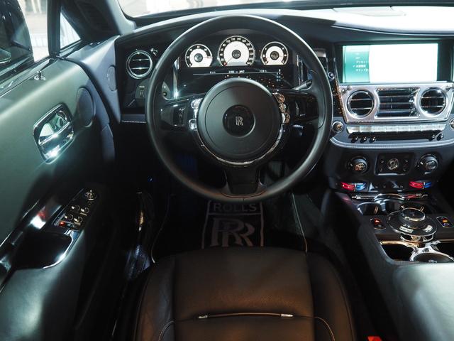 レイス ベースグレード MANSORYボディーキッド/V6 22インチホイール ツインコーチライン ロアリングキッド ブラックアウト スターライト RRヘッドレス刺繍 コントラスステッチ ピアノブラックパネル(14枚目)