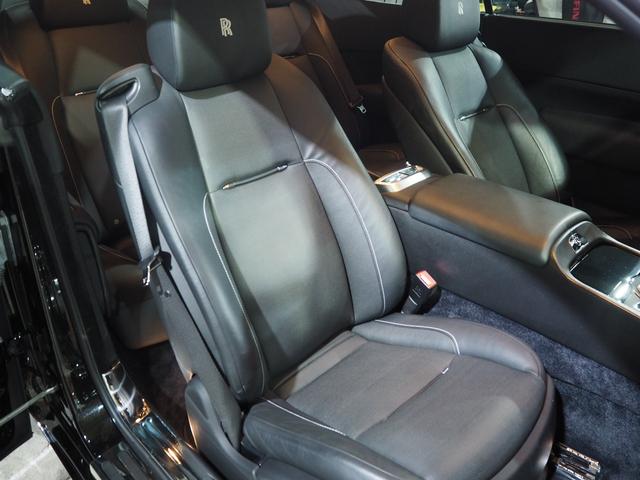 レイス ベースグレード MANSORYボディーキッド/V6 22インチホイール ツインコーチライン ロアリングキッド ブラックアウト スターライト RRヘッドレス刺繍 コントラスステッチ ピアノブラックパネル(20枚目)