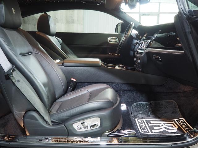 レイス ベースグレード MANSORYボディーキッド/V6 22インチホイール ツインコーチライン ロアリングキッド ブラックアウト スターライト RRヘッドレス刺繍 コントラスステッチ ピアノブラックパネル(22枚目)