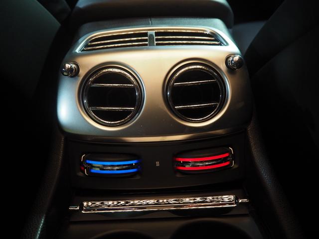 レイス ベースグレード MANSORYボディーキッド/V6 22インチホイール ツインコーチライン ロアリングキッド ブラックアウト スターライト RRヘッドレス刺繍 コントラスステッチ ピアノブラックパネル(42枚目)