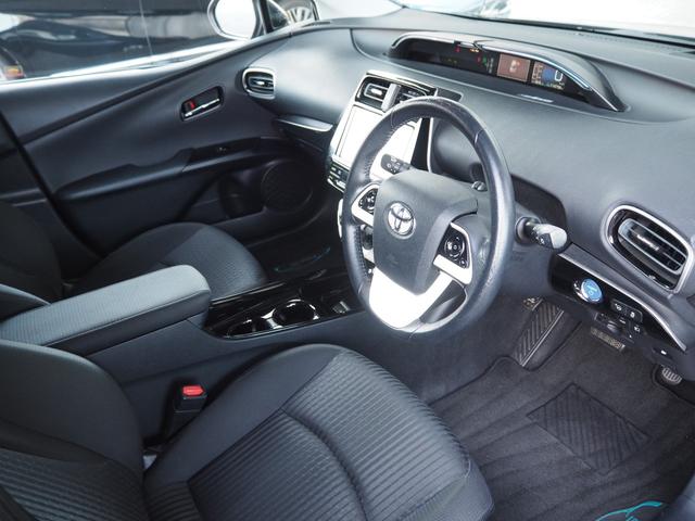 プリウス Ａ　トヨタセーフティセンス　純正ナビ９インチ　バックカメラ　フロントドラレコ　ＨＵＤ　ＥＴＣ　オートハイビーム　オートクルーズ　ブラインドスポットモニター　コーナーセンサー（10枚目）