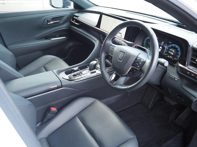 クラウンスポーツ Z パノラマルーフ パノラミックビューモニター ドライバーモニターカメラ ブラックレザーエアーシート デジタルインナーミラー パワーバックドア ビルトインETC2.0 置くだけ充電(8枚目)