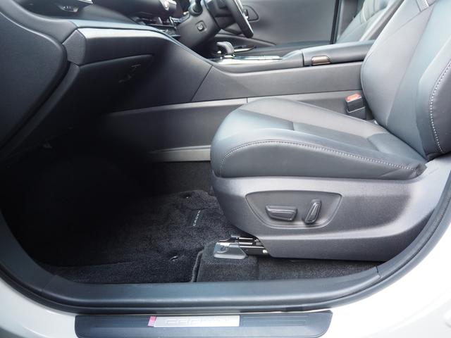 クラウンスポーツ Z パノラマルーフ パノラミックビューモニター ドライバーモニターカメラ ブラックレザーエアーシート デジタルインナーミラー パワーバックドア ビルトインETC2.0 置くだけ充電(19枚目)