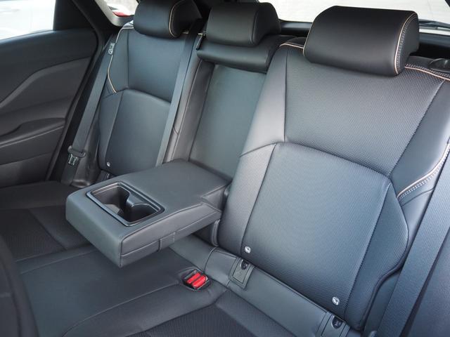 クラウンスポーツ Z パノラマルーフ パノラミックビューモニター ドライバーモニターカメラ ブラックレザーエアーシート デジタルインナーミラー パワーバックドア ビルトインETC2.0 置くだけ充電(26枚目)