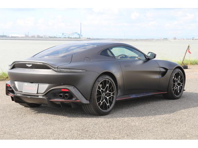ＡＭＲ　ヒーロー　エディション　正規Ｄ車／右Ｈ／７ＭＴ／ブラックパールラッピング／走行３００キロ／世界限定２００台／ＡＭＲ専用エアロ／３６０度カメラ／アルカンターラ＆レザーインテリア／純正２０インチＡＷ／メモリ付き電動シート（画像7）