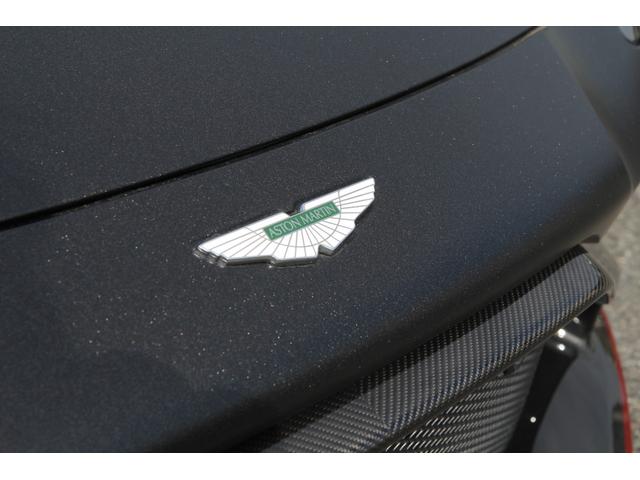 ＡＭＲ　ヒーロー　エディション　正規Ｄ車／右Ｈ／７ＭＴ／ブラックパールラッピング／走行３００キロ／世界限定２００台／ＡＭＲ専用エアロ／３６０度カメラ／アルカンターラ＆レザーインテリア／純正２０インチＡＷ／メモリ付き電動シート（画像10）