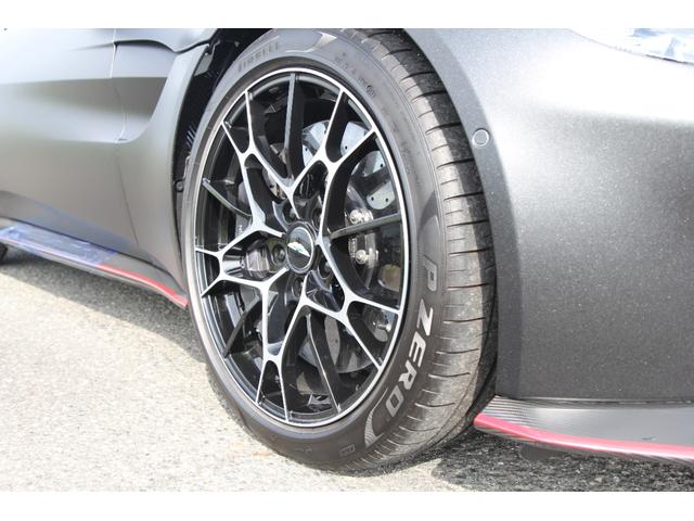 ＡＭＲ　ヒーロー　エディション　正規Ｄ車／右Ｈ／７ＭＴ／ブラックパールラッピング／走行３００キロ／世界限定２００台／ＡＭＲ専用エアロ／３６０度カメラ／アルカンターラ＆レザーインテリア／純正２０インチＡＷ／メモリ付き電動シート（画像12）