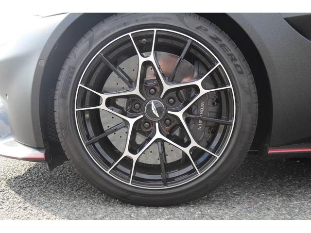 ＡＭＲ　ヒーロー　エディション　正規Ｄ車／右Ｈ／７ＭＴ／ブラックパールラッピング／走行３００キロ／世界限定２００台／ＡＭＲ専用エアロ／３６０度カメラ／アルカンターラ＆レザーインテリア／純正２０インチＡＷ／メモリ付き電動シート（画像15）