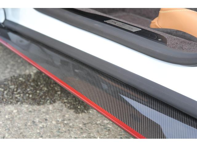 ＡＭＲ　ヒーロー　エディション　正規Ｄ車／右Ｈ／７ＭＴ／ブラックパールラッピング／走行３００キロ／世界限定２００台／ＡＭＲ専用エアロ／３６０度カメラ／アルカンターラ＆レザーインテリア／純正２０インチＡＷ／メモリ付き電動シート（画像21）