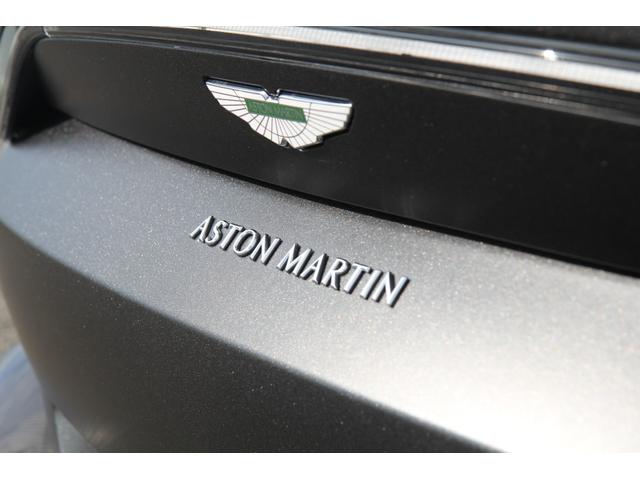 ＡＭＲ　ヒーロー　エディション　正規Ｄ車／右Ｈ／７ＭＴ／ブラックパールラッピング／走行３００キロ／世界限定２００台／ＡＭＲ専用エアロ／３６０度カメラ／アルカンターラ＆レザーインテリア／純正２０インチＡＷ／メモリ付き電動シート（画像22）