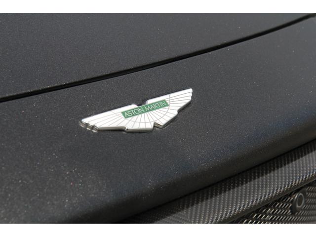 ＡＭＲ　ヒーロー　エディション　正規Ｄ車／右Ｈ／７ＭＴ／ブラックパールラッピング／走行３００キロ／世界限定２００台／ＡＭＲ専用エアロ／３６０度カメラ／アルカンターラ＆レザーインテリア／純正２０インチＡＷ／メモリ付き電動シート（画像24）