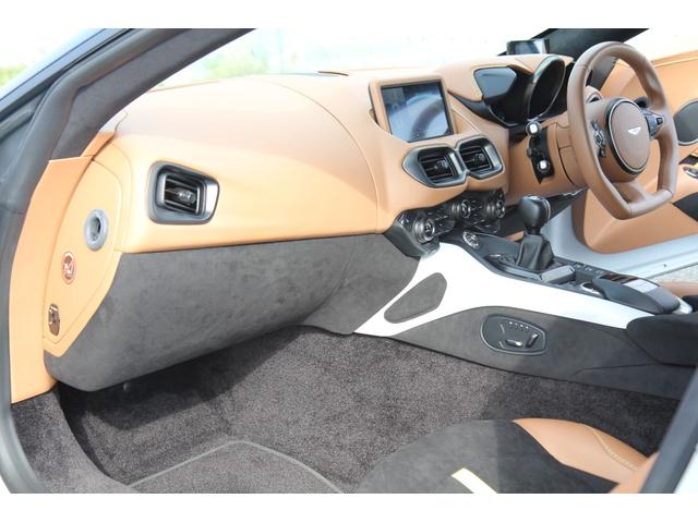 ＡＭＲ　ヒーロー　エディション　正規Ｄ車／右Ｈ／７ＭＴ／ブラックパールラッピング／走行３００キロ／世界限定２００台／ＡＭＲ専用エアロ／３６０度カメラ／アルカンターラ＆レザーインテリア／純正２０インチＡＷ／メモリ付き電動シート（画像35）