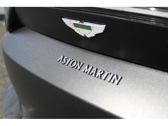ＡＭＲ　ヒーロー　エディション　正規Ｄ車／右Ｈ／７ＭＴ／ブラックパールラッピング／走行３００キロ／世界限定２００台／ＡＭＲ専用エアロ／３６０度カメラ／アルカンターラ＆レザーインテリア／純正２０インチＡＷ／メモリ付き電動シート（画像53）