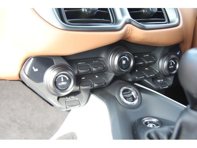 ＡＭＲ　ヒーロー　エディション　正規Ｄ車／右Ｈ／７ＭＴ／ブラックパールラッピング／走行３００キロ／世界限定２００台／ＡＭＲ専用エアロ／３６０度カメラ／アルカンターラ＆レザーインテリア／純正２０インチＡＷ／メモリ付き電動シート（画像56）