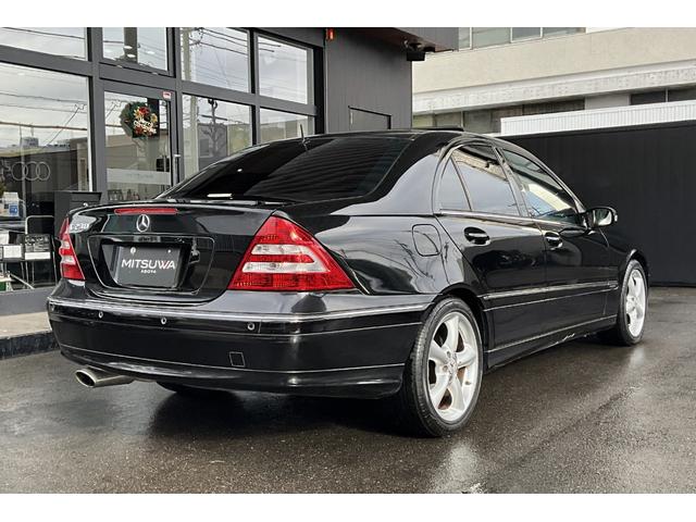 Cクラス C230アバンギャルドスポーツパッケージ 左H 黒革メモリー付パワーシート/シートH Gサンルーフ PTS クルーズコントロール パドルシフト 電動リヤシェード HID オートライト 前後ドラレコ ETC パナソニックHDDナビ/地デジTV(3枚目)