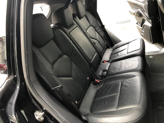 ベースグレード ベースグレード(5名)/正規D車/サンルーフ/フルセグナビ/バックカメラ/社外レーダー/ETC/黒革/シートヒーター/パワーバック/HID/クルコン/キーレスキー2本/純正AW/レッドキャリパー(20枚目)