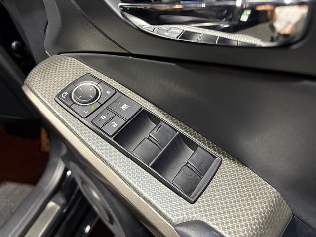 ＩＳ ＩＳ３００ｈ　Ｆスポーツ　純正ナビ／バックカメラ／フルセグＴＶ／Ｂｌｕｅｔｏｏｔｈ／デジタルインナーミラードラレコ／ブラックハーフレザーシート／純正１８ＡＷ／パドルシフト／クルコン／スマートキー２本／カードキー（25枚目）