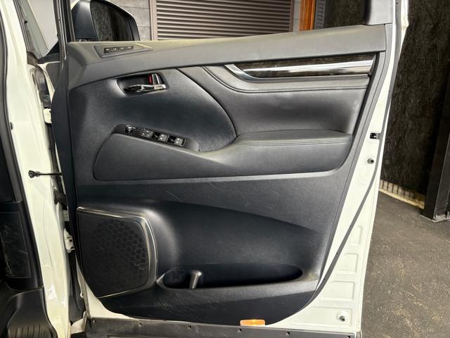 ヴェルファイアハイブリッド ＺＲ　１オーナー／アルパイン１０インチナビ＆フリップダウンＭ／スピーカー／Ｂカメラ／Ｂｌｕｅｔｏｏｔｈ／ドラレコ／社外１８ＡＷ／両側パワースライドドア／パワーバックドア／ハーフレザー／クルコン／ＧＯＯ鑑定（22枚目）