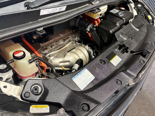 ヴェルファイアハイブリッド ＺＲ　１オーナー／アルパイン１０インチナビ＆フリップダウンＭ／スピーカー／Ｂカメラ／Ｂｌｕｅｔｏｏｔｈ／ドラレコ／社外１８ＡＷ／両側パワースライドドア／パワーバックドア／ハーフレザー／クルコン／ＧＯＯ鑑定（39枚目）