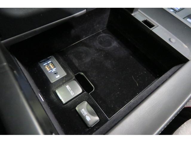 5.0/ウール100%シート/レースカーテン付き/Bカメラ/後席モニター/11.6インチリアエンターテイメント/パワーバックドア/スペアタイヤ/禁煙車(40枚目)