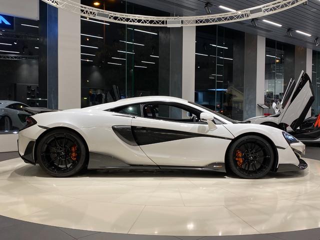 ６００ＬＴ 　認定中古車　右ハンドル　マクラーレン・クオリファイド（6枚目）